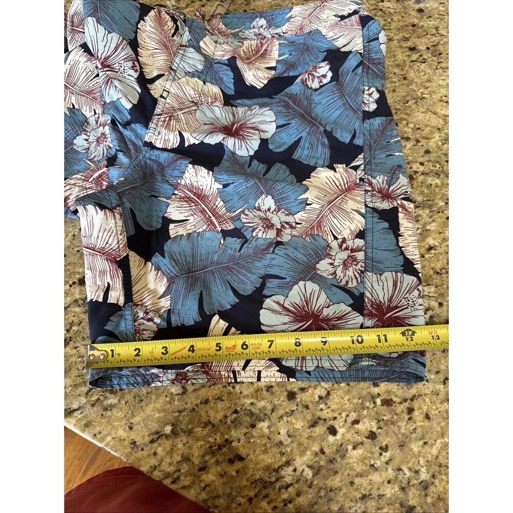 Patagonia hibiscus tropical